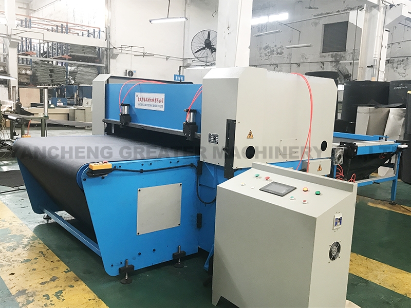 Conveyor belt type precise 4-column plane cutting machine